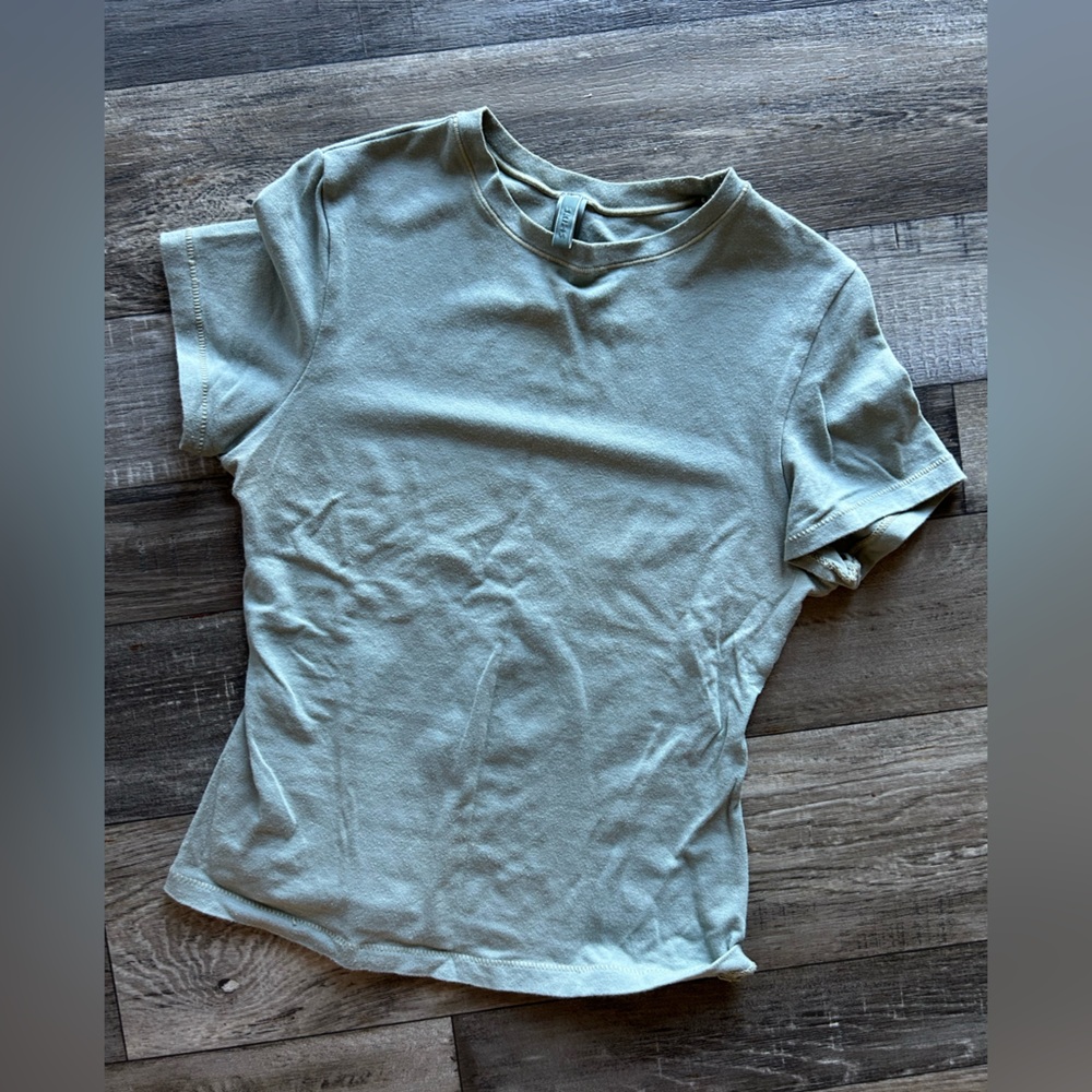 SKIMS T shirt